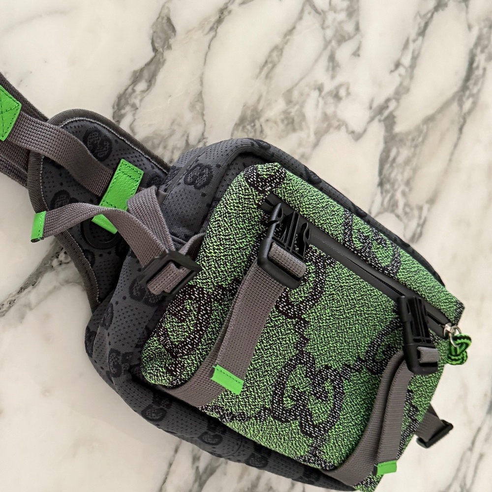 Gucci GG Nylon Backpack 721100 red and green‎ - Picture 11 of 14